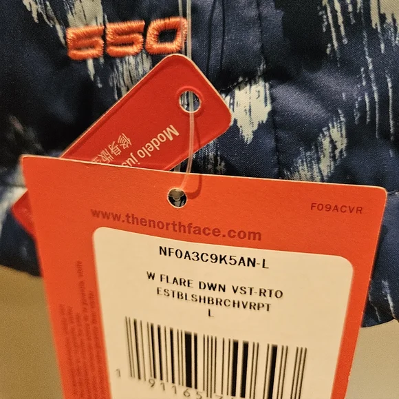 The North Face Womens Patterned Blue Vest NWT - Picture 4 of 5